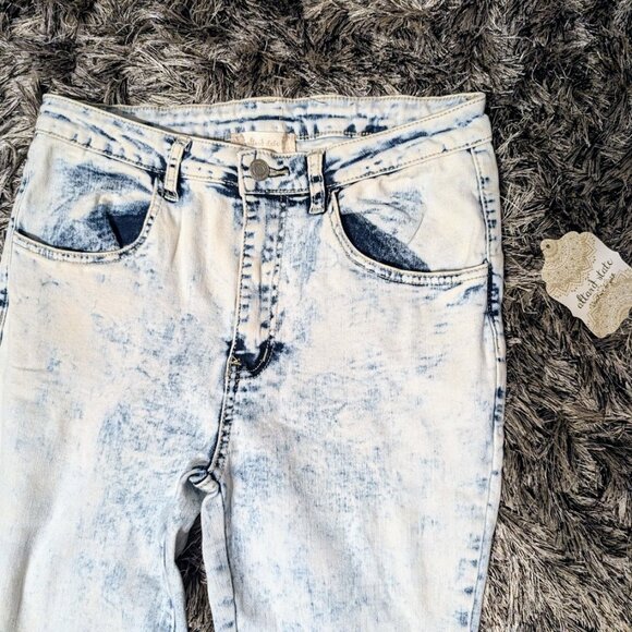 Altar'd State Karter Acid Wash Stretchy Flare Bellbottom Jeans L NWT - Picture 7 of 13